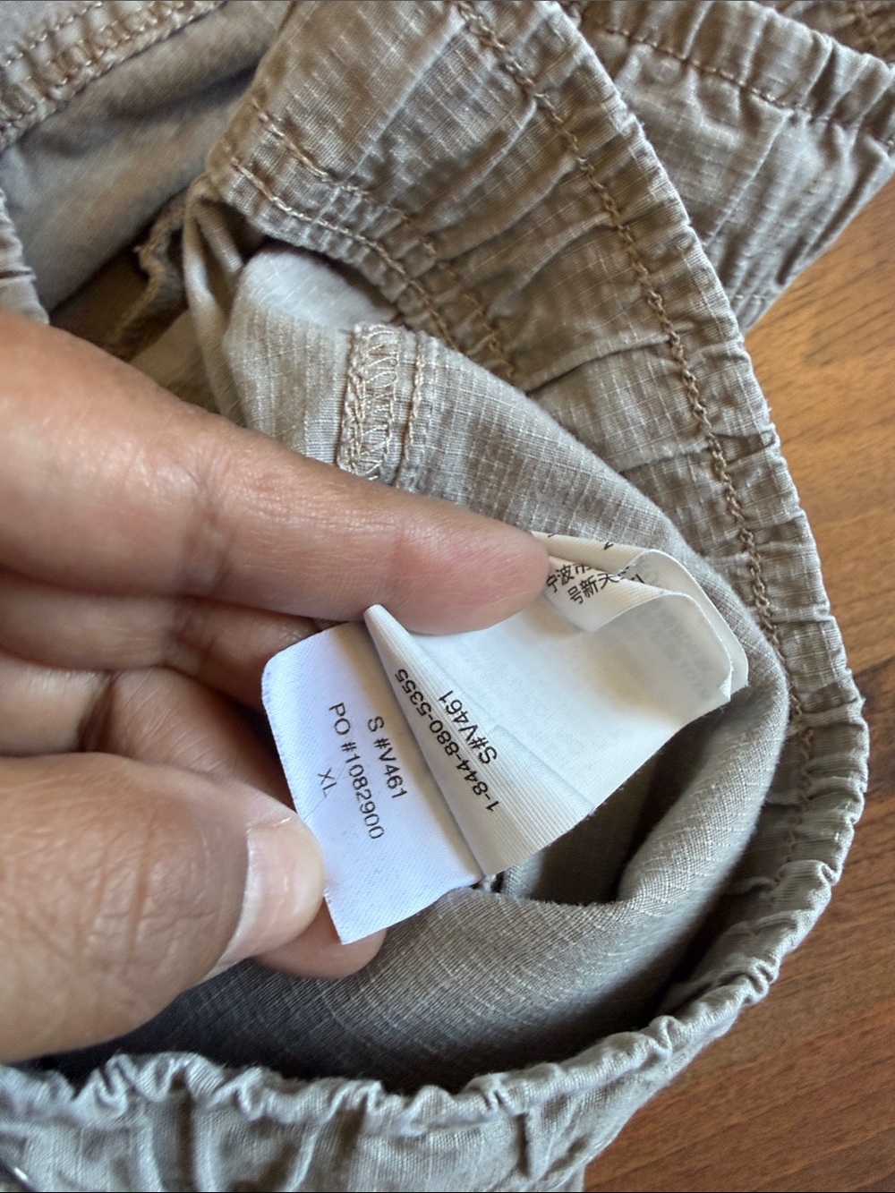 Vuori Womens Lightweight Drawstring pants  in Beige - Picture 2 of 8